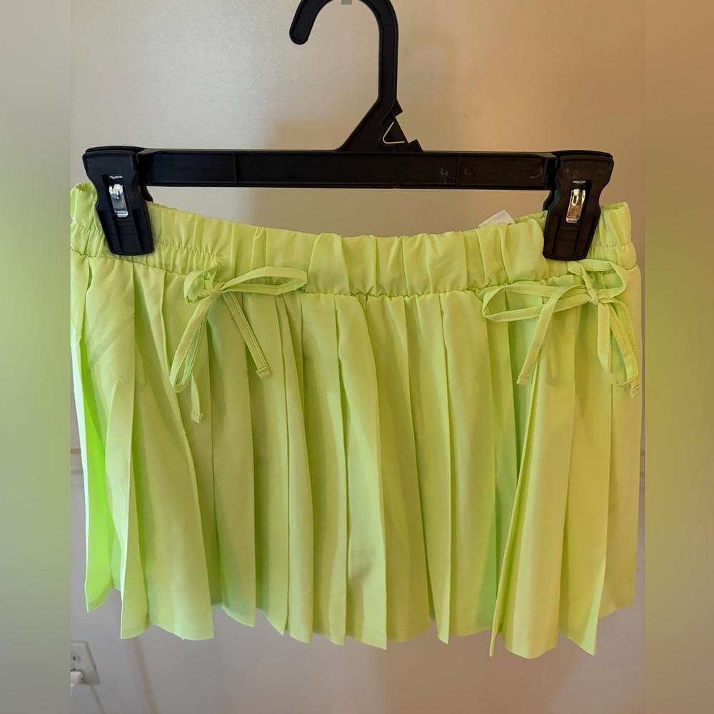 NWT Aerie Bright Green Skort Size Medium